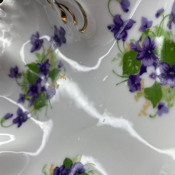 Vintage Norcrest “Sweet Violet” Gold Rim Leaf Shape Candy Dish. - Picture 7 of 7